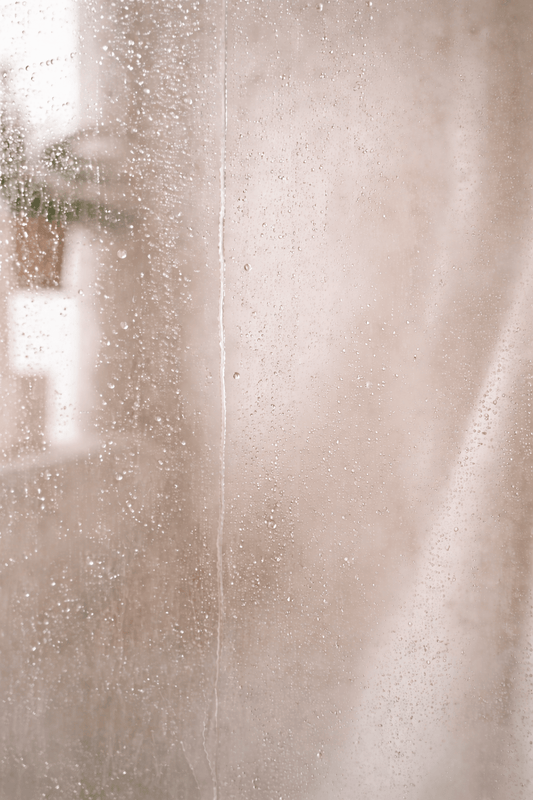 Pourquoi laver ton cuir chevelu une fois par semaine n’est pas une option - Les soins Bellafro