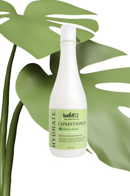 Après-shampoing parfum trèfle Les soins Bellafro en bouteille blanche pour hydrater les cheveux