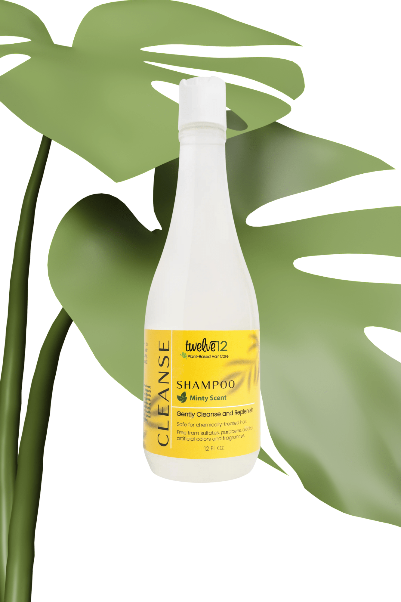 Bouteille de Twelve12 clarifying shampoo mint avec étiquette jaune sur fond de feuilles vertes