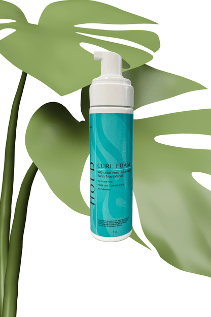 Mousse coiffante Twelve12 Les soins Bellafro en flacon pompe bleu pour cheveux bouclés